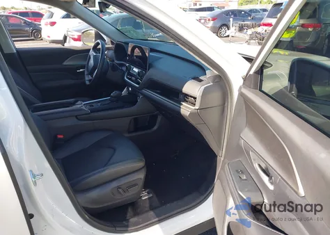 2024 Toyota Grand Highlander Xle z USA, uszkodzony, nr VIN 5TDAAAA55RS015007